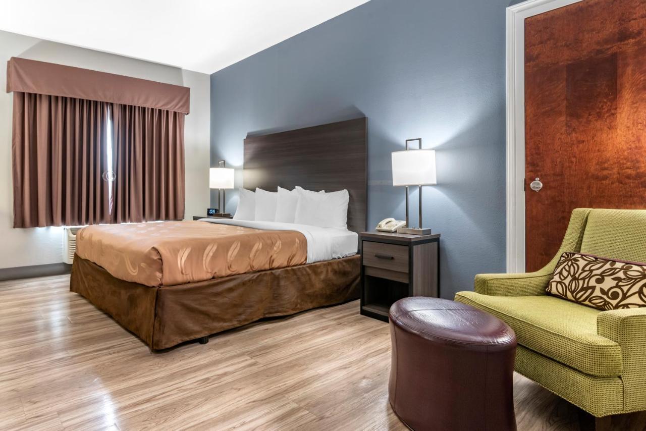 Demopolis Quality Inn & Suites מראה חיצוני תמונה