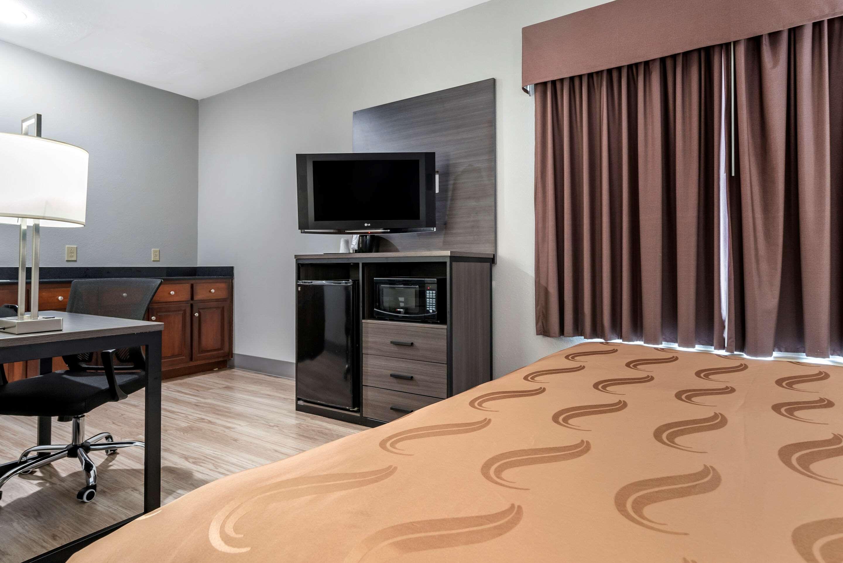 Demopolis Quality Inn & Suites מראה חיצוני תמונה