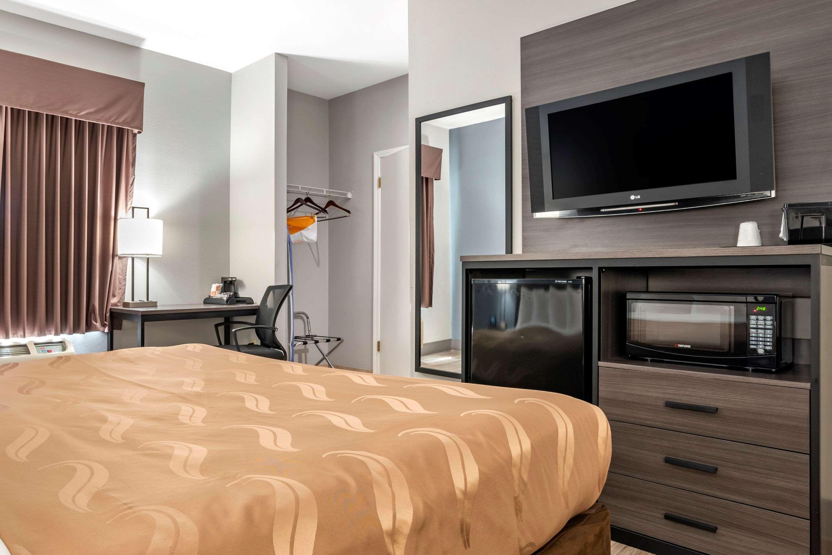 Demopolis Quality Inn & Suites מראה חיצוני תמונה