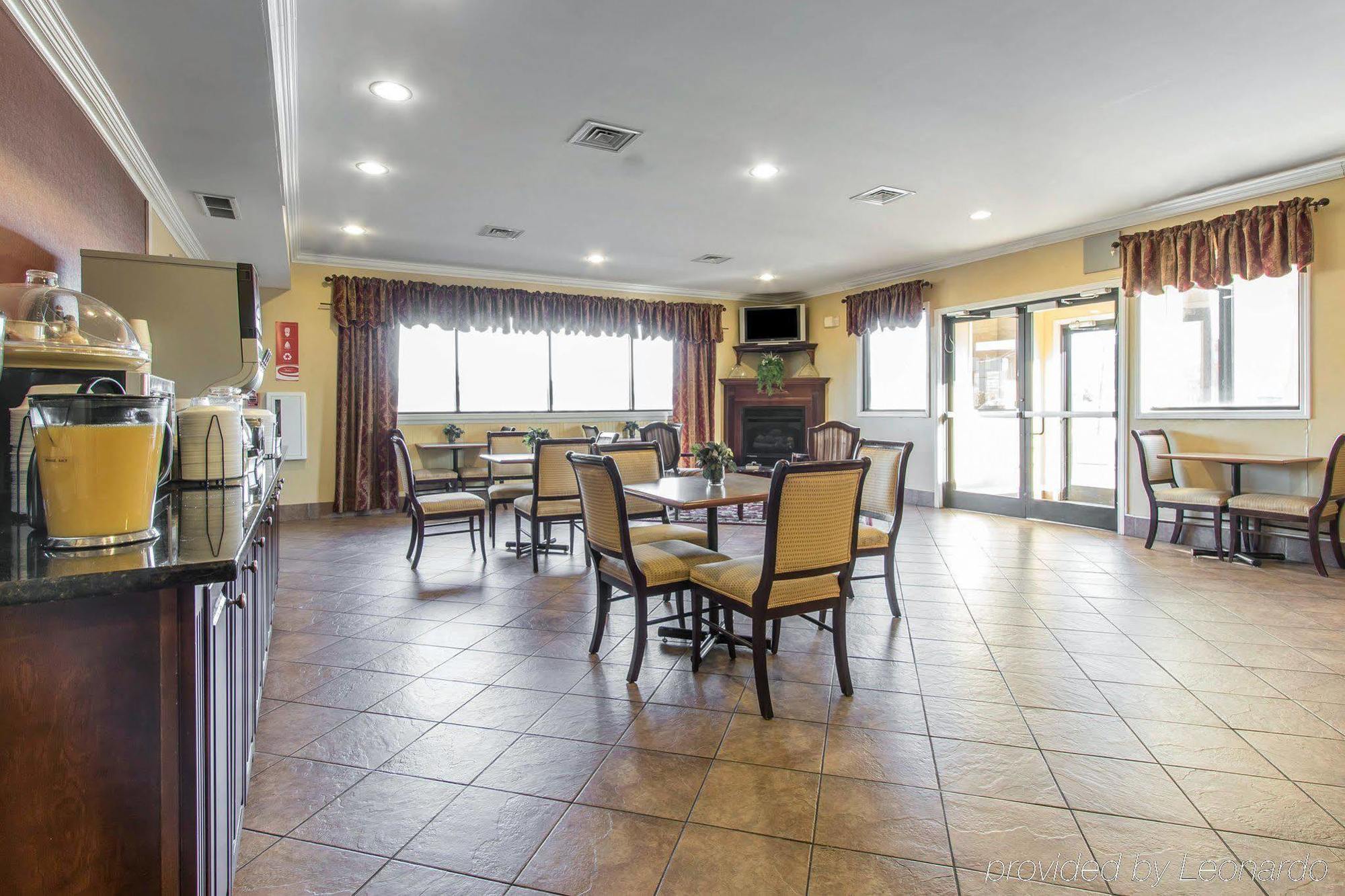 Demopolis Quality Inn & Suites מראה חיצוני תמונה